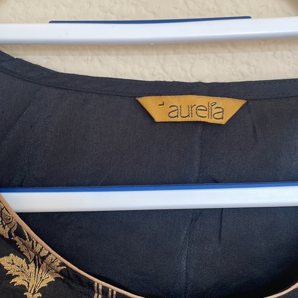 Black Indian kurti with golden motifs work in front - Picture 5 of 6